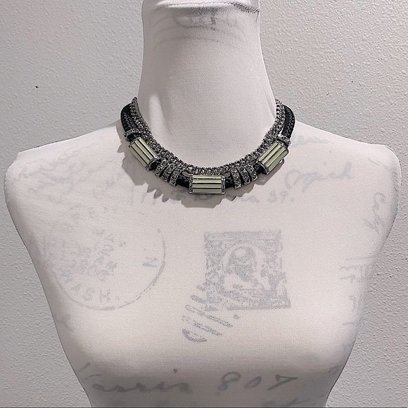 Lia Sophia’s | “Instaglam” statement necklace - Picture 3 of 10